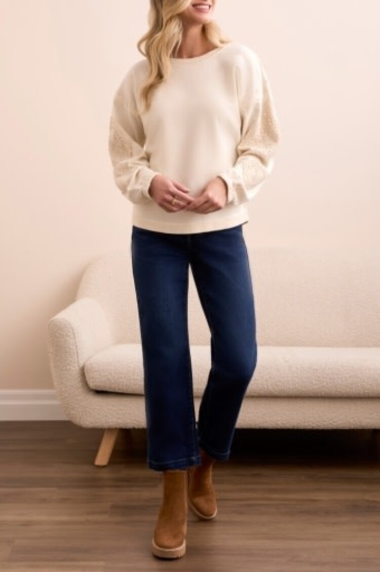 Tribal CREW NECK APPLIQUE DTL  W/SPECIAL WASH-LT OLIVE LEAF