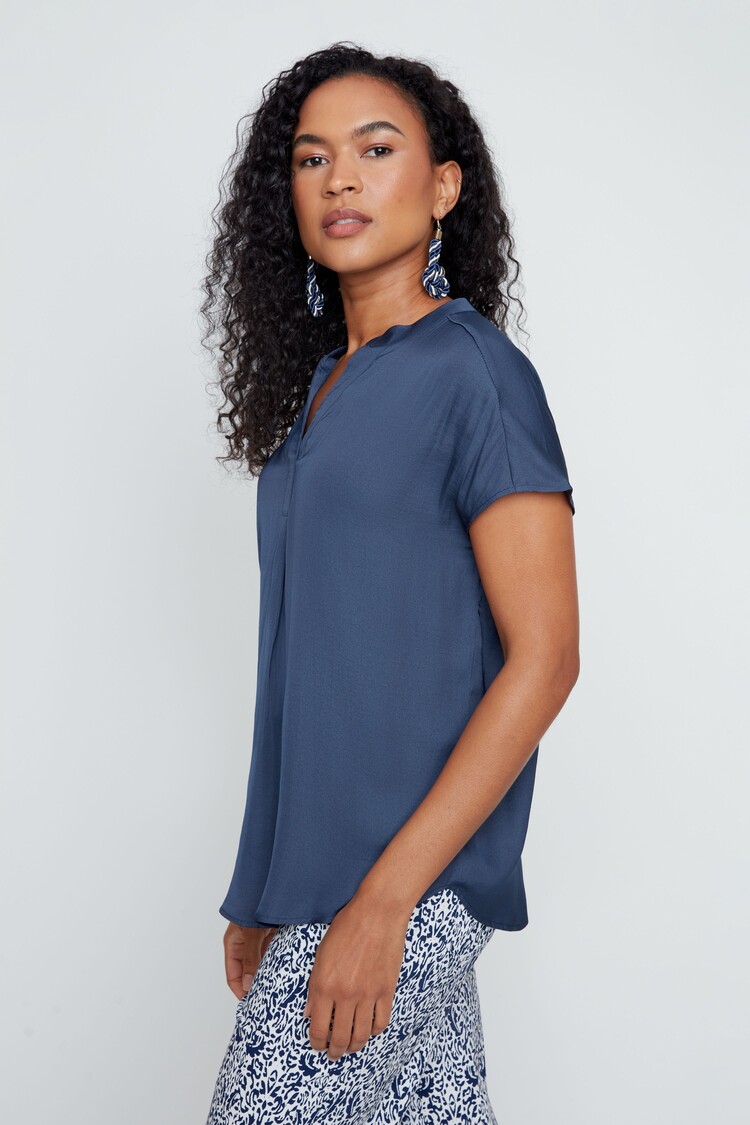 Renuar Renuar short sleeve air flow collarless blouse R5016
