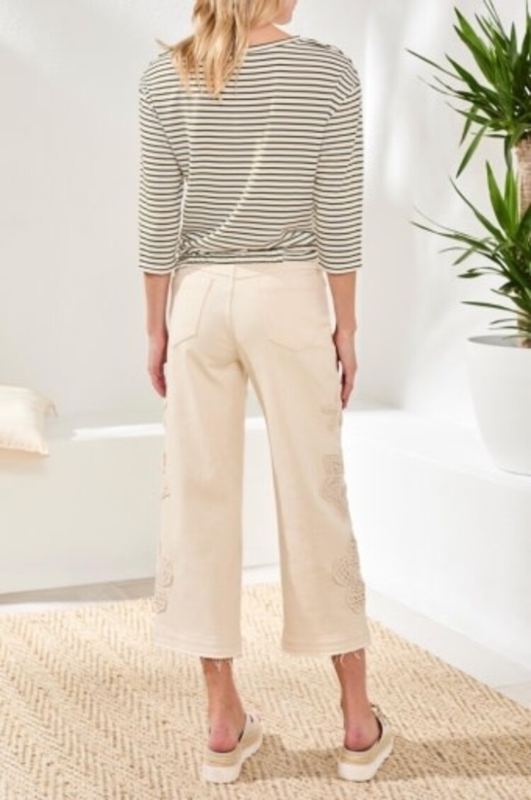 Tribal AUDREY BTN FLY WIDE CROP W/CROCHET-ECRU