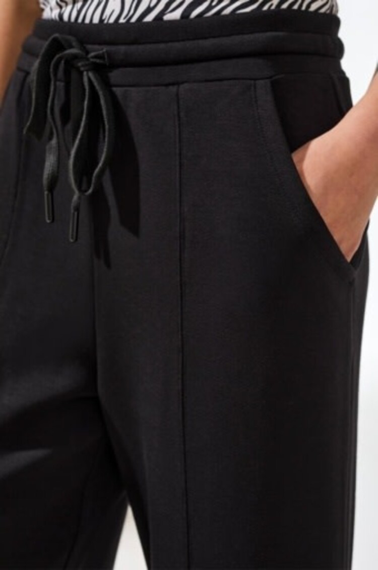 Tribal TECHNO LUX - PULL ON CAPRI W/DRAWCORD-BLACK