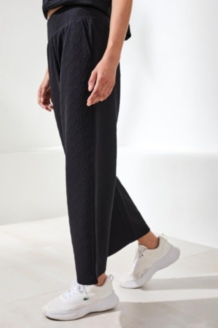 Tribal PULL ON CAPRI W/POCKETS-2464O