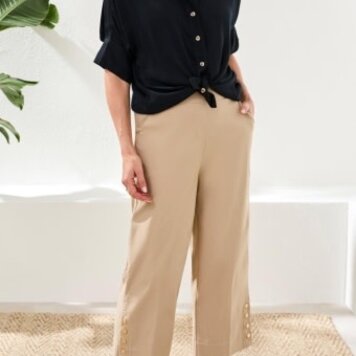 Tribal FLATTEN IT PULL ON CAPRI W/ SNAP VENT-BEACH