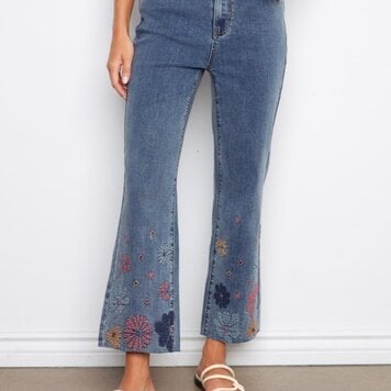 Charlie B Charlie B Cropped Straight Leg with Embroidery C5780