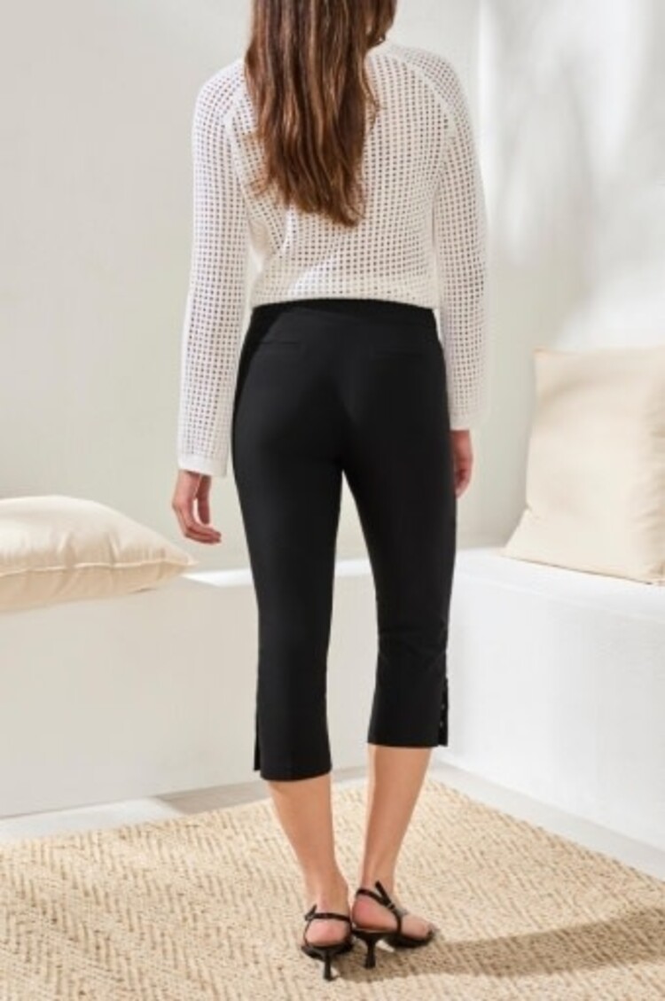 Tribal FLATTEN IT PULL ON CAPRI W/ SNAP VENT-BLACK