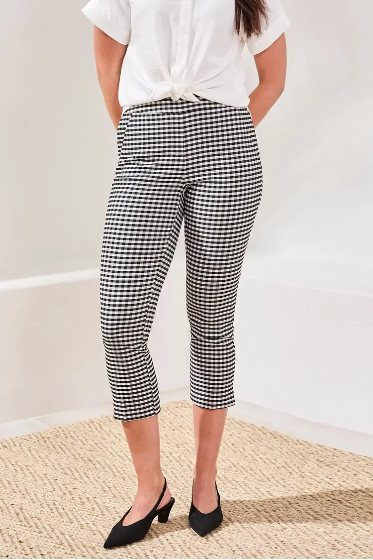 Tribal Tribal Pull On Capri W/ Slit 3104O