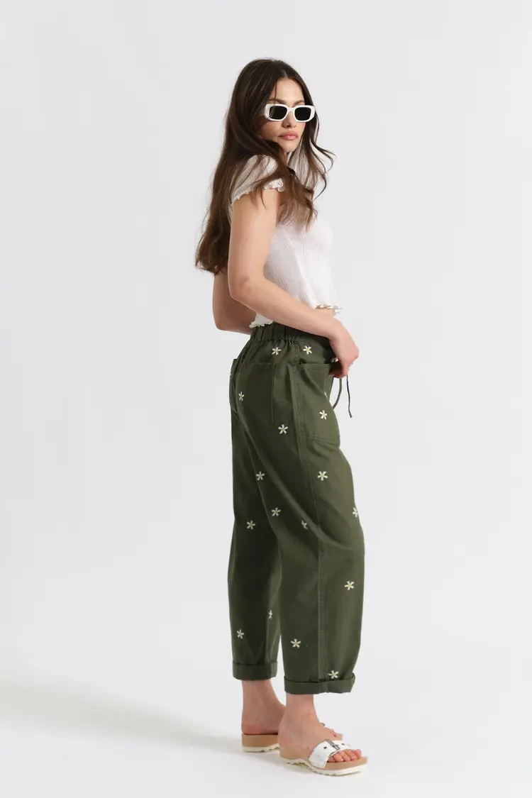 Daze Daze Villa Pant Drawstring Barrel Leg Pant D00116040BG