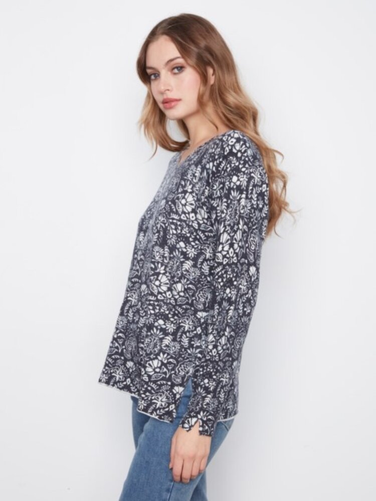 Charlie B Charlie B Printed Long Sleeve V Neck Sweater C2279