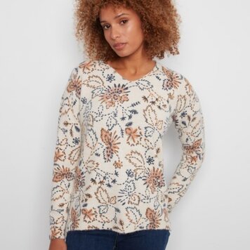 Charlie B Charlie B Printed Plushy V Neck Sweater C2581D