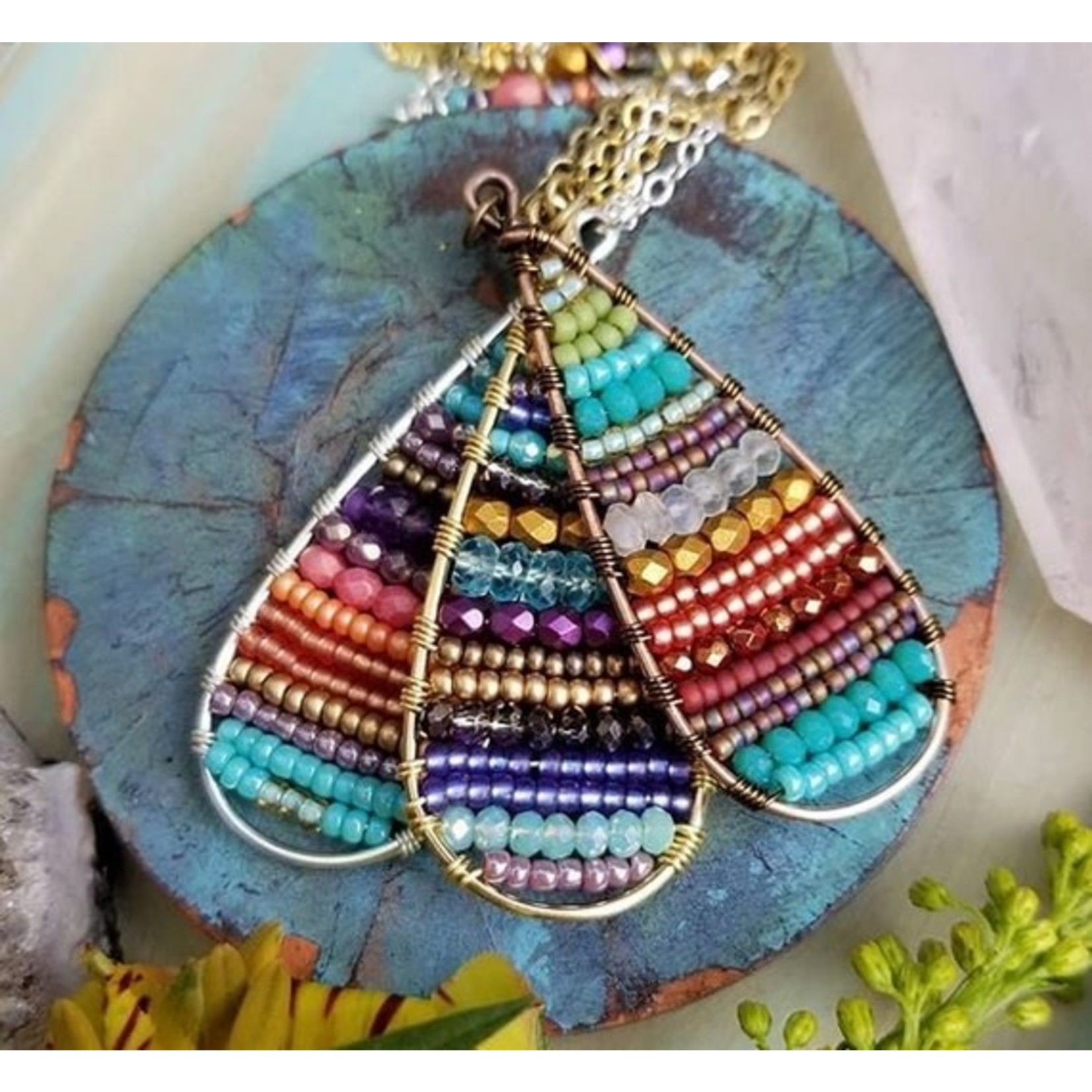 Nunn Design Wire Frame Drop - Antique Gold