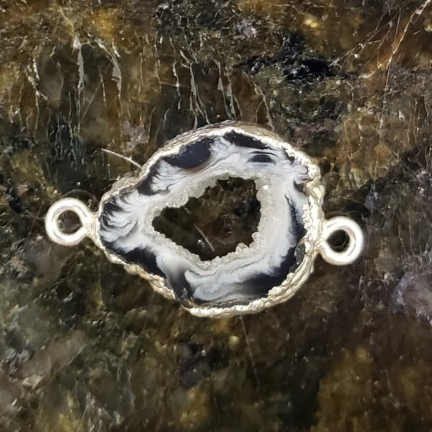 Geode Slice Silver Bezel Link 2 Hole