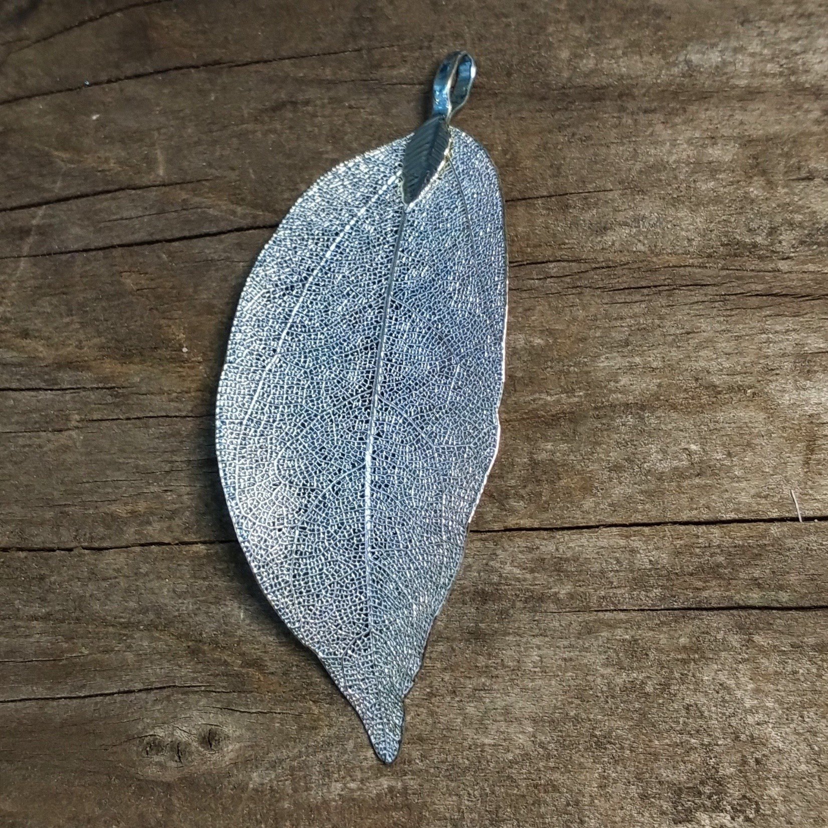 Metal Leaf Pendant - Silver Blue