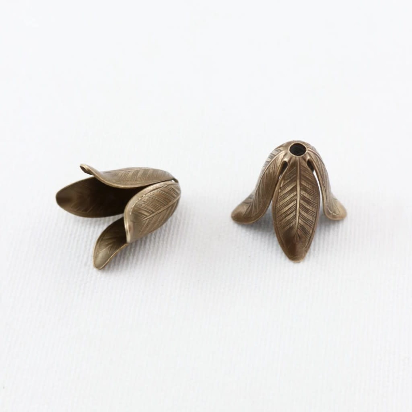 Vintaj Vintaj Brass Magnolia Leaf Bead Cap