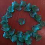 Lucite Wavy Leaf 15mm Dark Green Bead