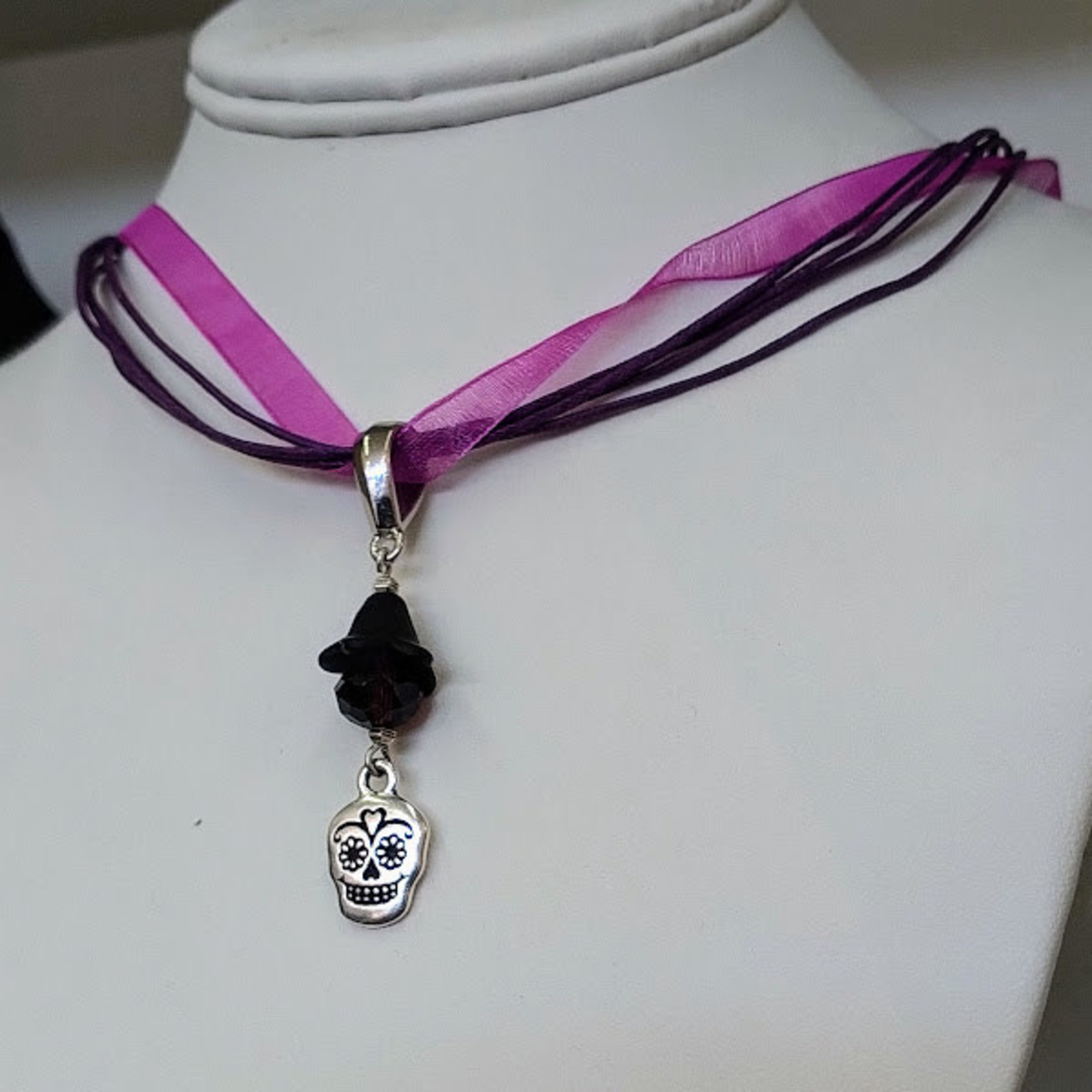 Purple ribbon necklace best sale