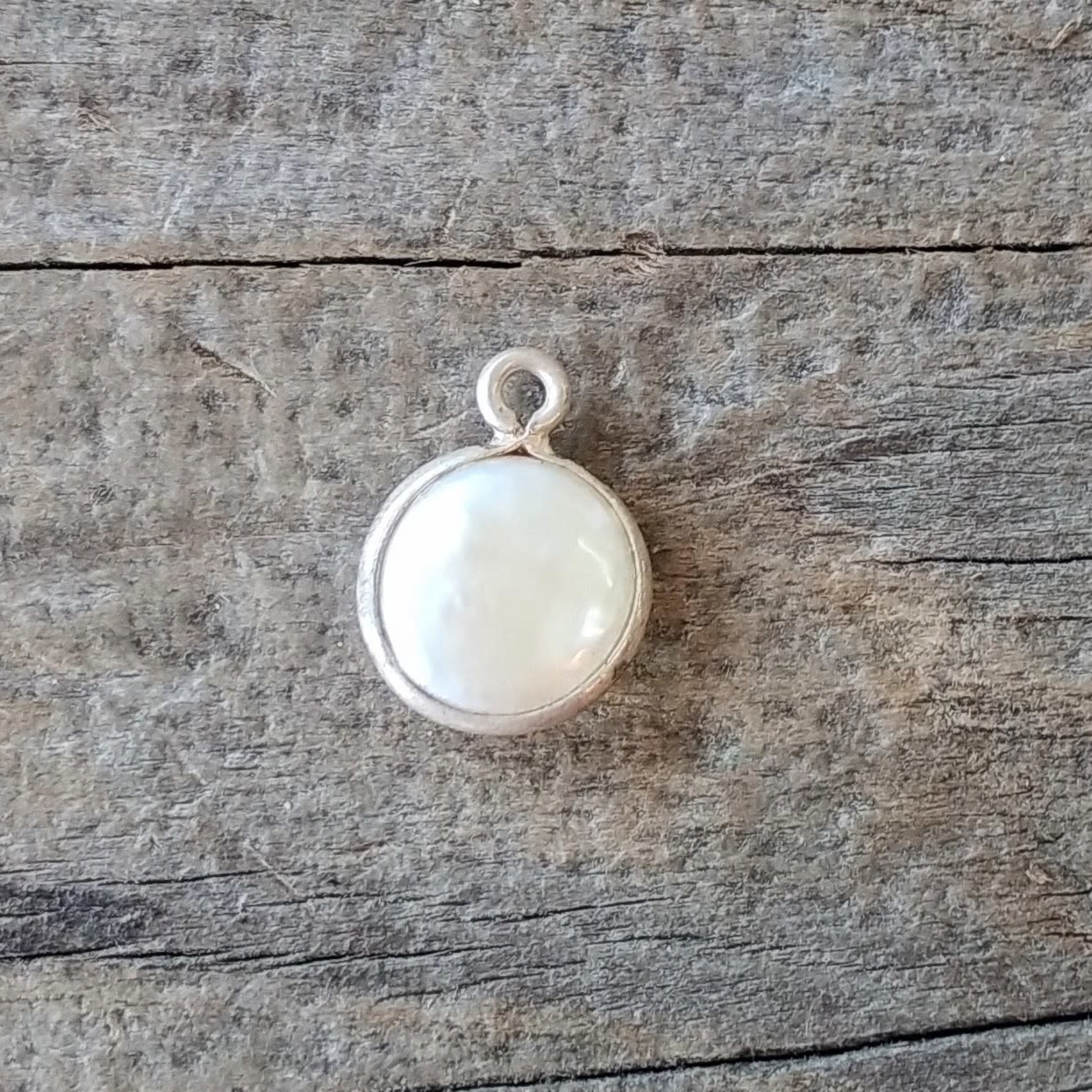 Coin Pearl Silver Bezel Drop