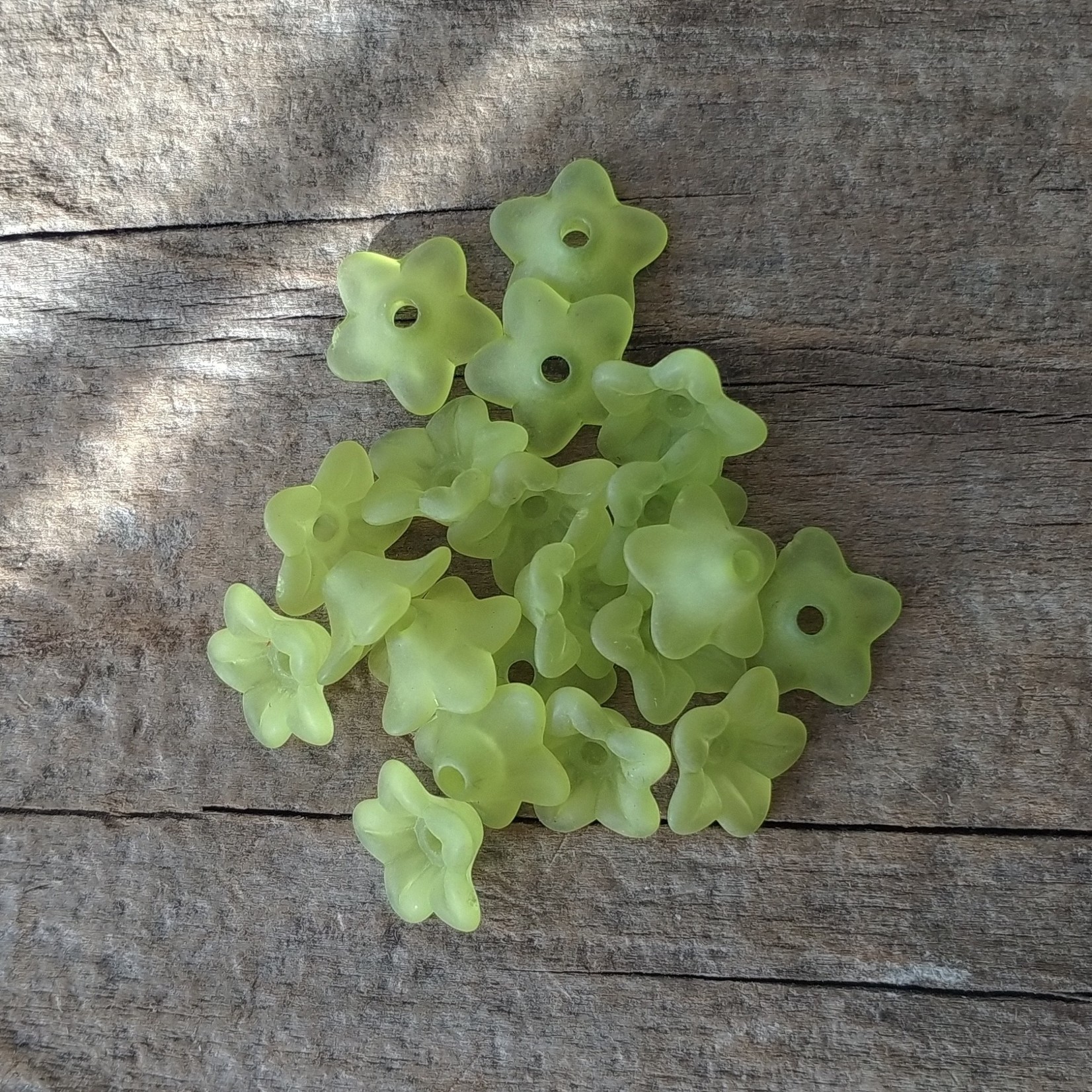 Lucite Flower Bead 10x4mm Green - 20 Pieces