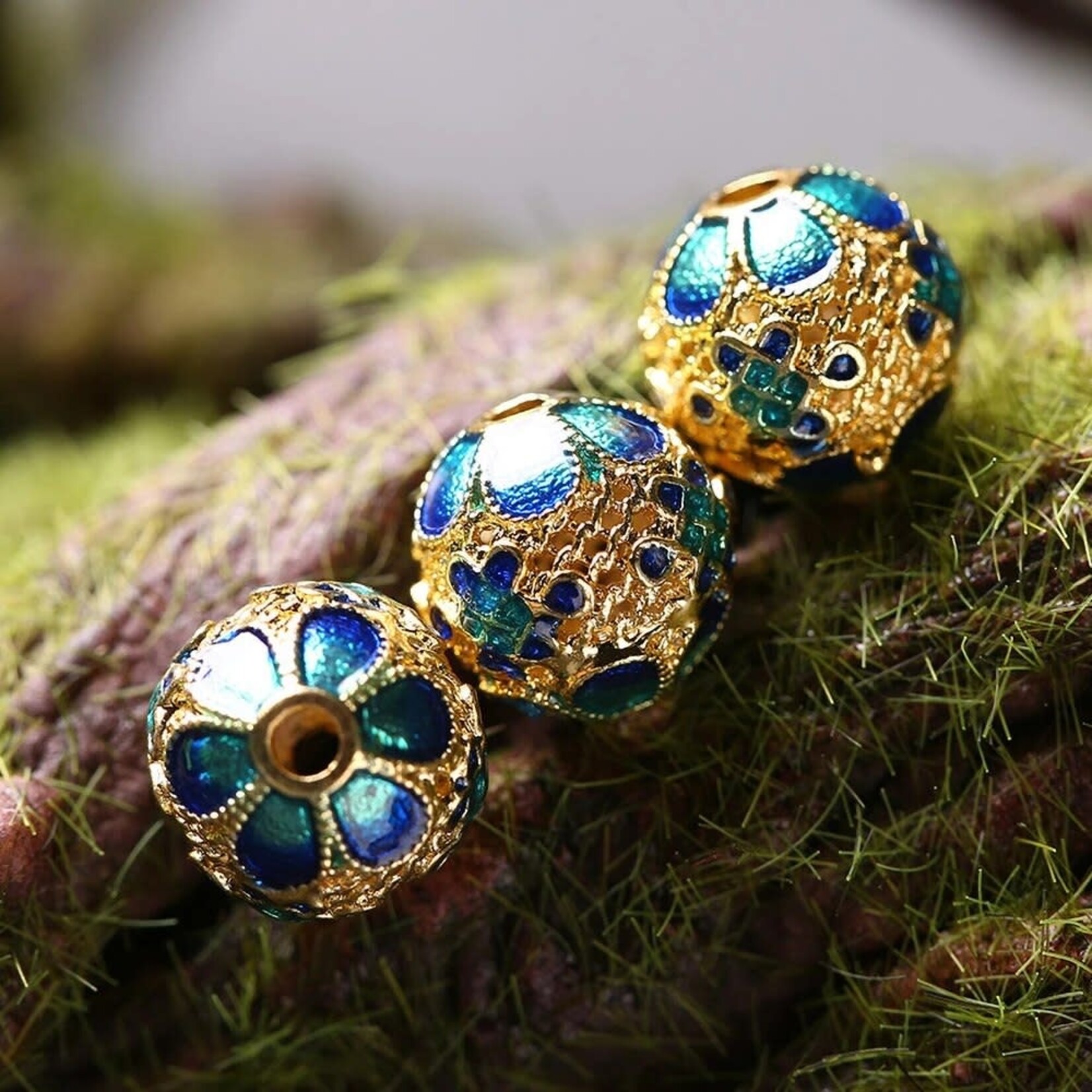 Cloisonne Dripping Water 10mm Gold Round Filigree Bead