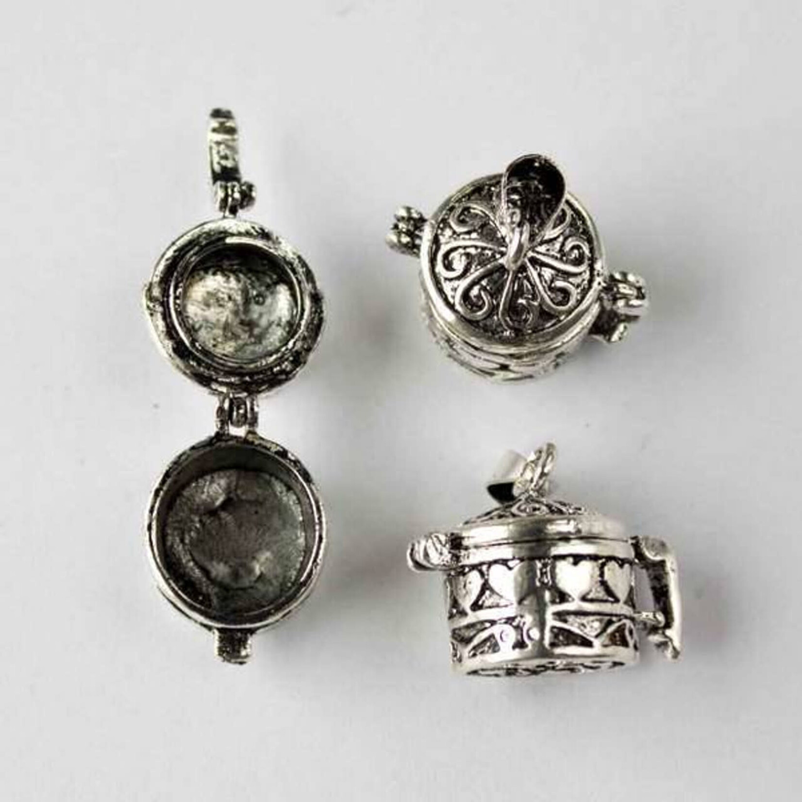 Cylindrical Hat Box Prayer Box with Hearts - Silver 27x31mm