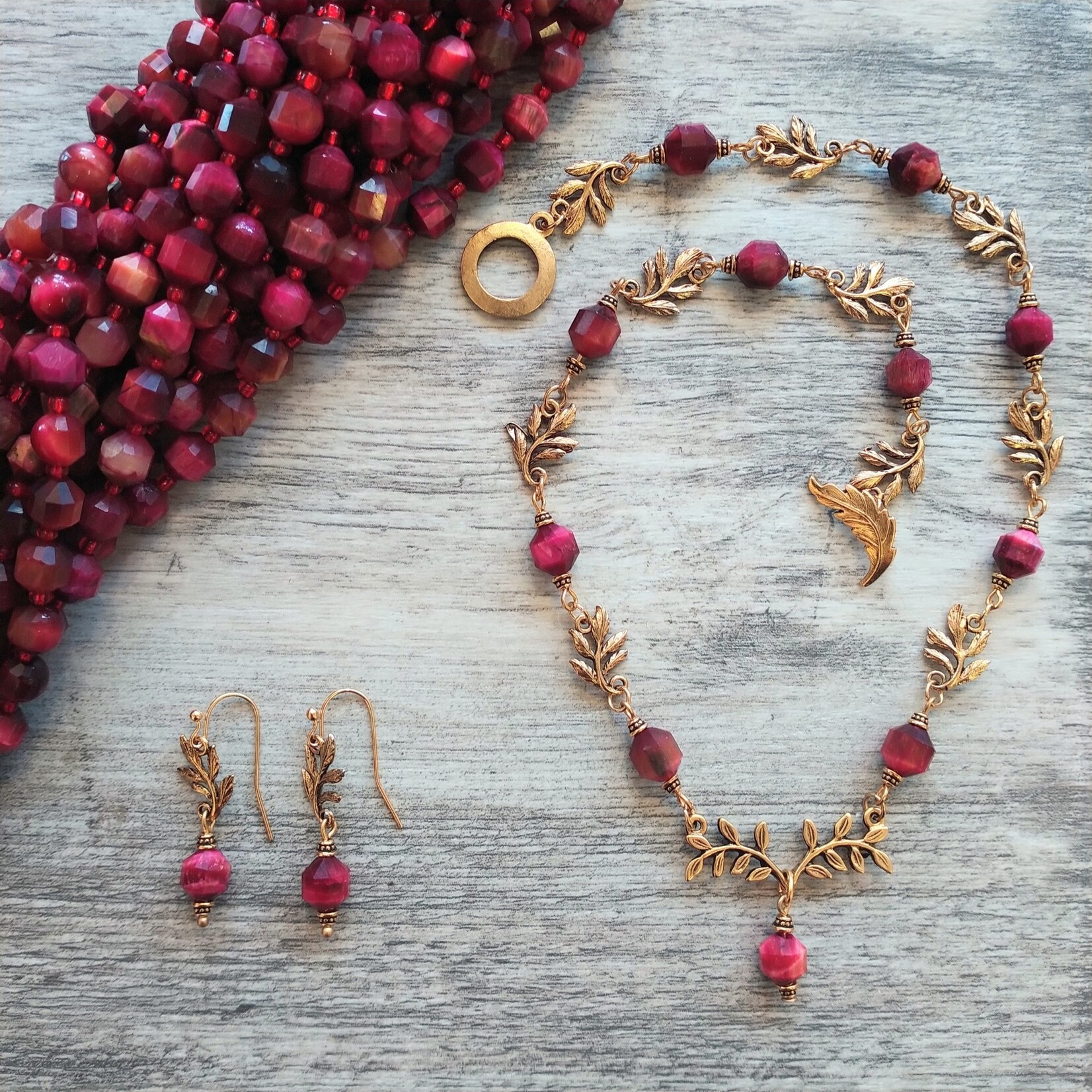 Bead Inspirations A New Leaf Red Tiger Necklace Kit