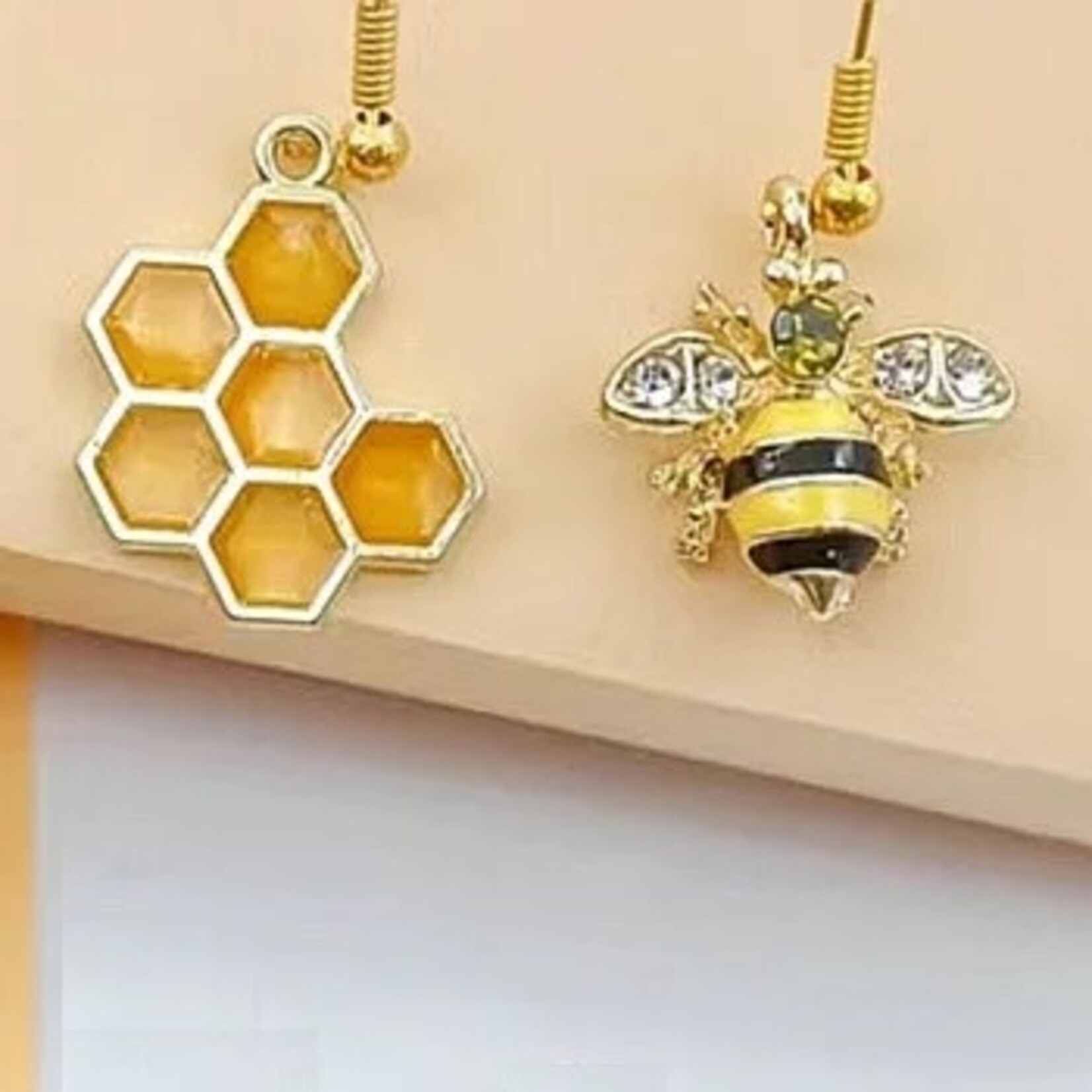 Honeybee 19x18mm Gold Plated Enamel Charm