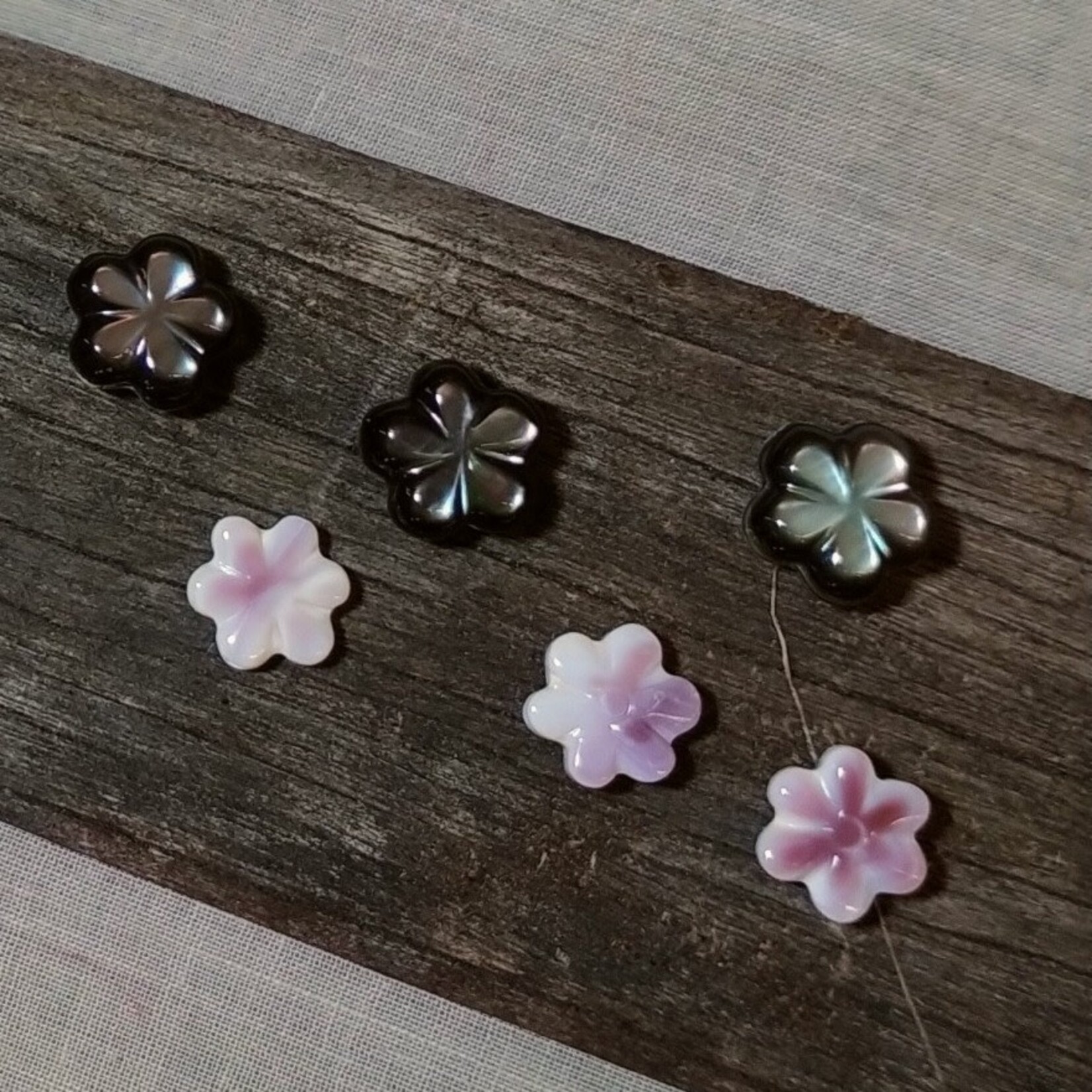 Rose Carved Black Mother of Pearl 18mm Bead