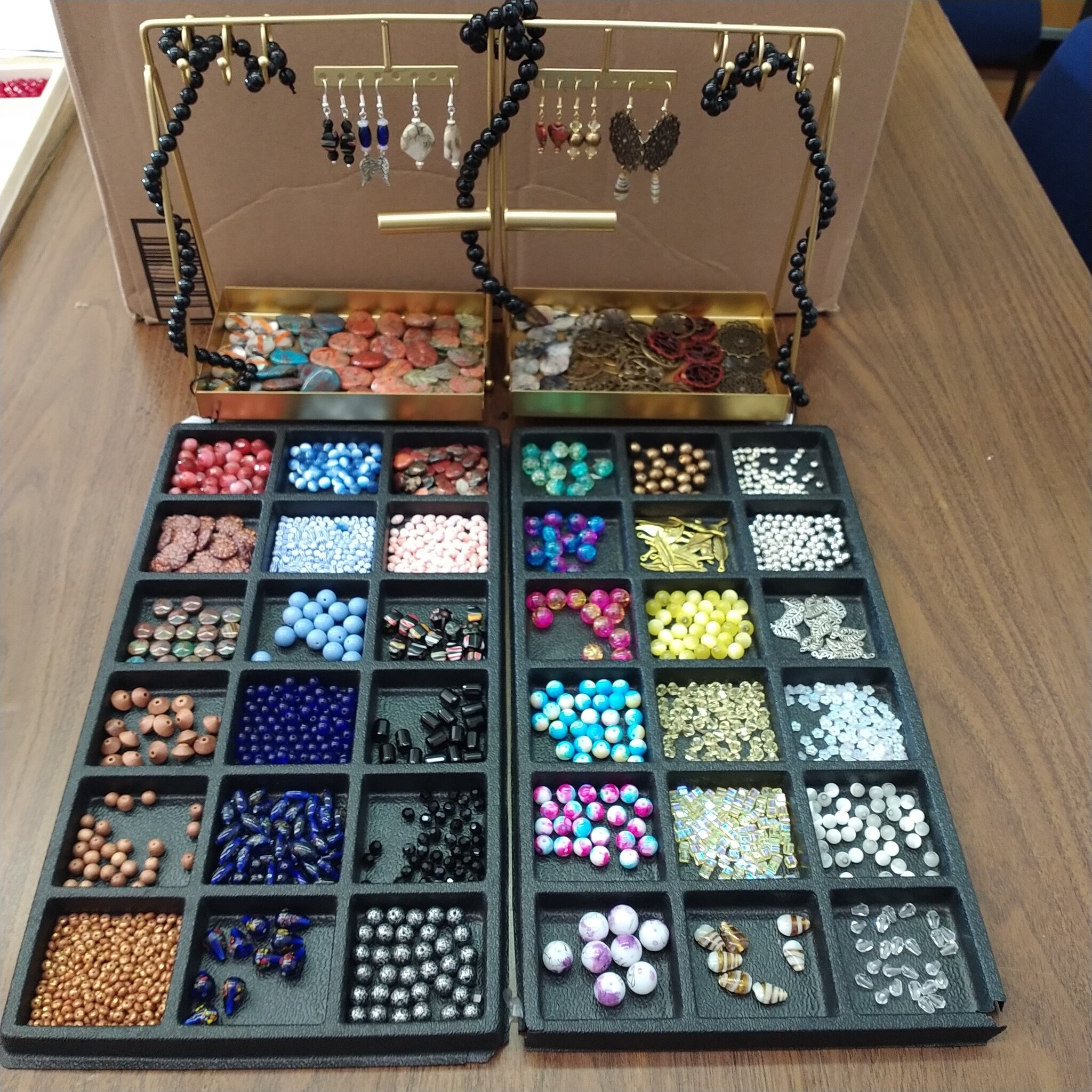 Earring bar
