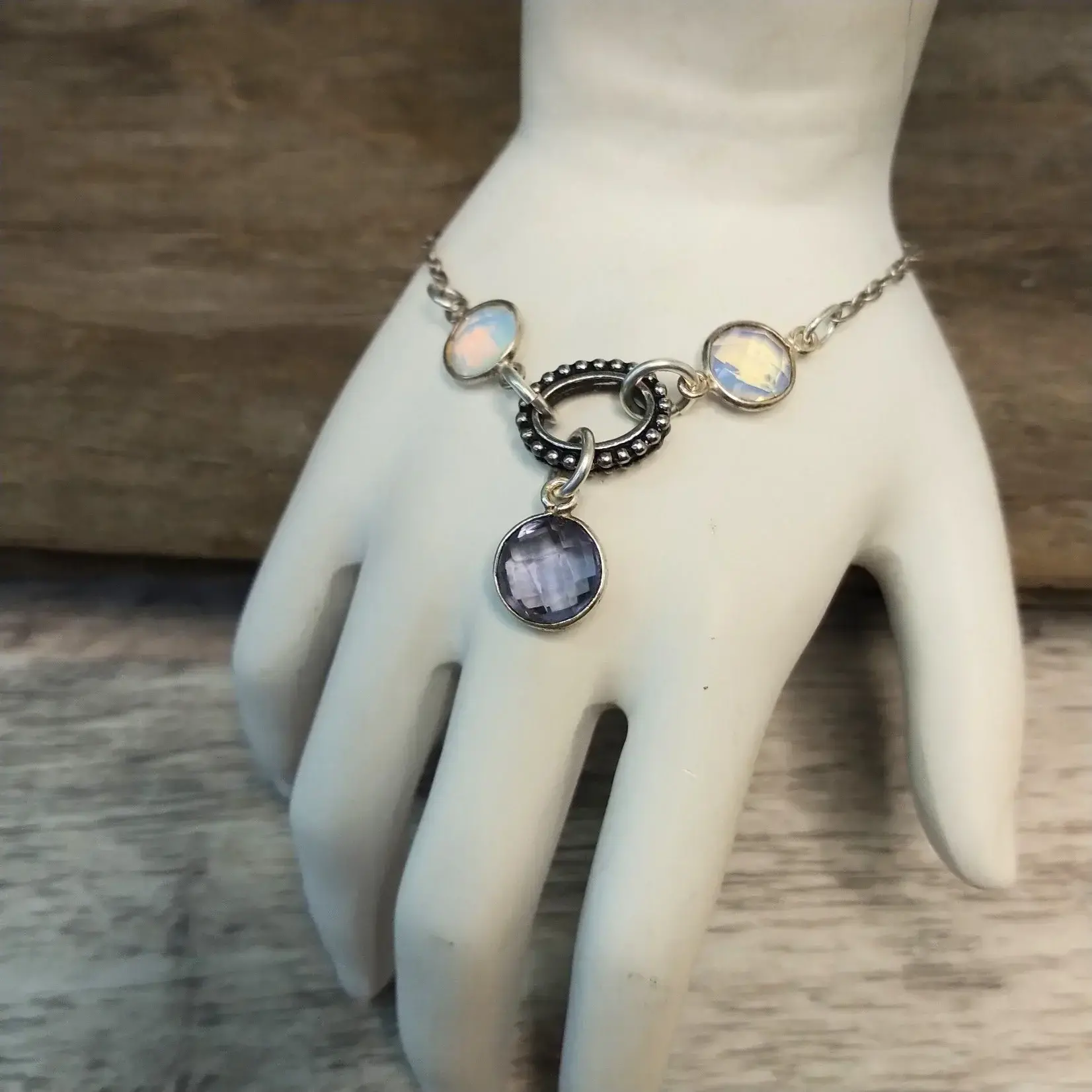 Free Intro to Jewelry Making Class - Saturday, October 4th, 2025: 12:00 - 12:30pm