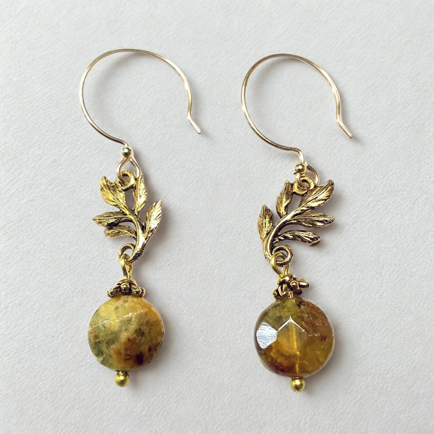 Bead Inspirations A New Leaf Green Garnet Earring Kit