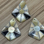 Inlaid Shell Diamond-shaped Pendant