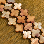 Mother of Pearl Clover-cut Bead Strand