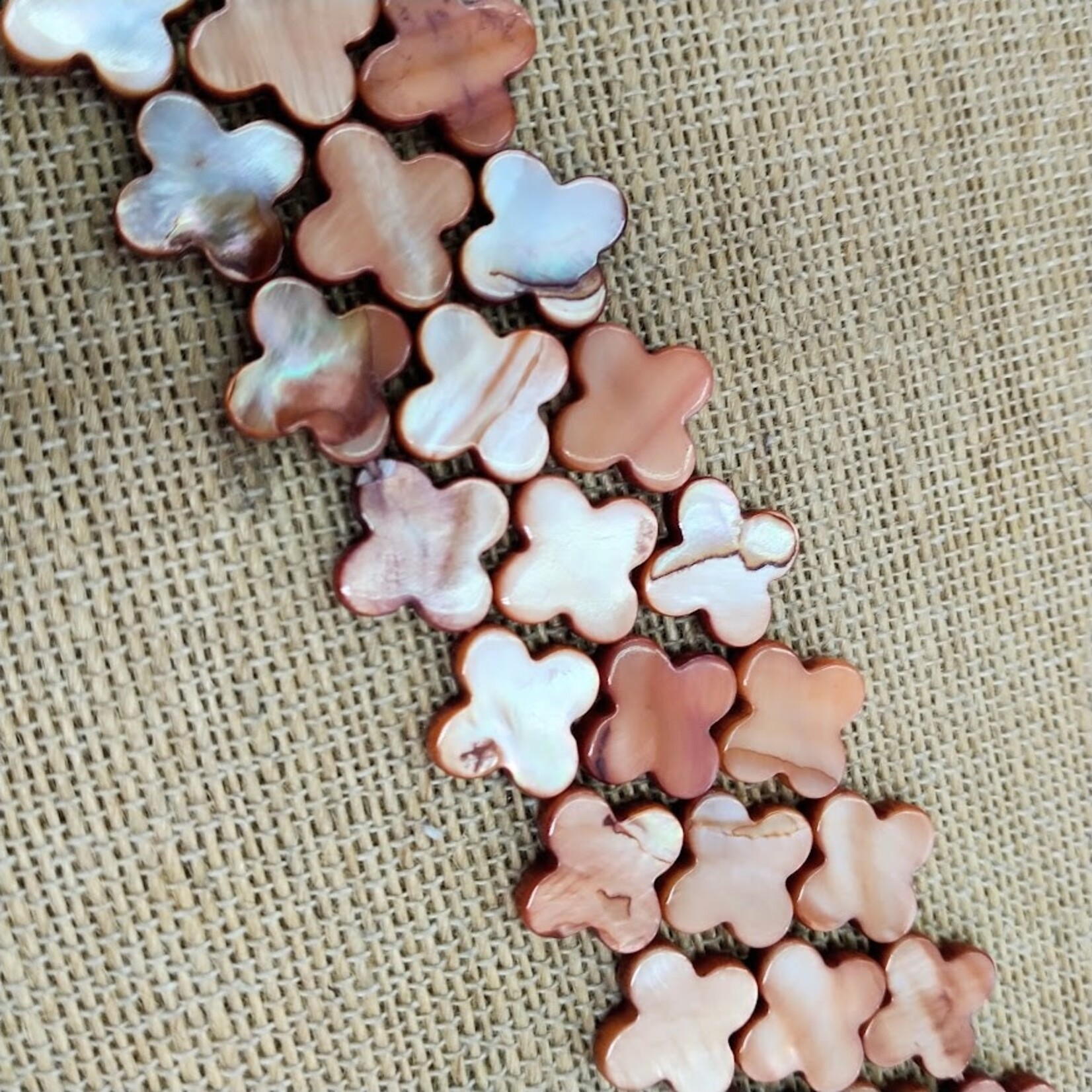 Mother of Pearl Clover-cut Bead Strand