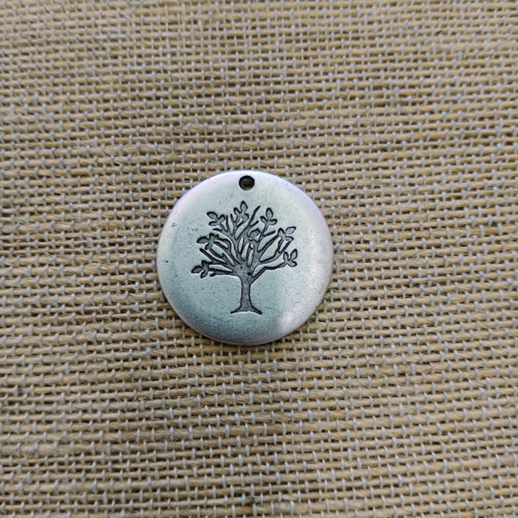 Vintaj Vintaj Artisan Pewter Family Tree Drop 25mm