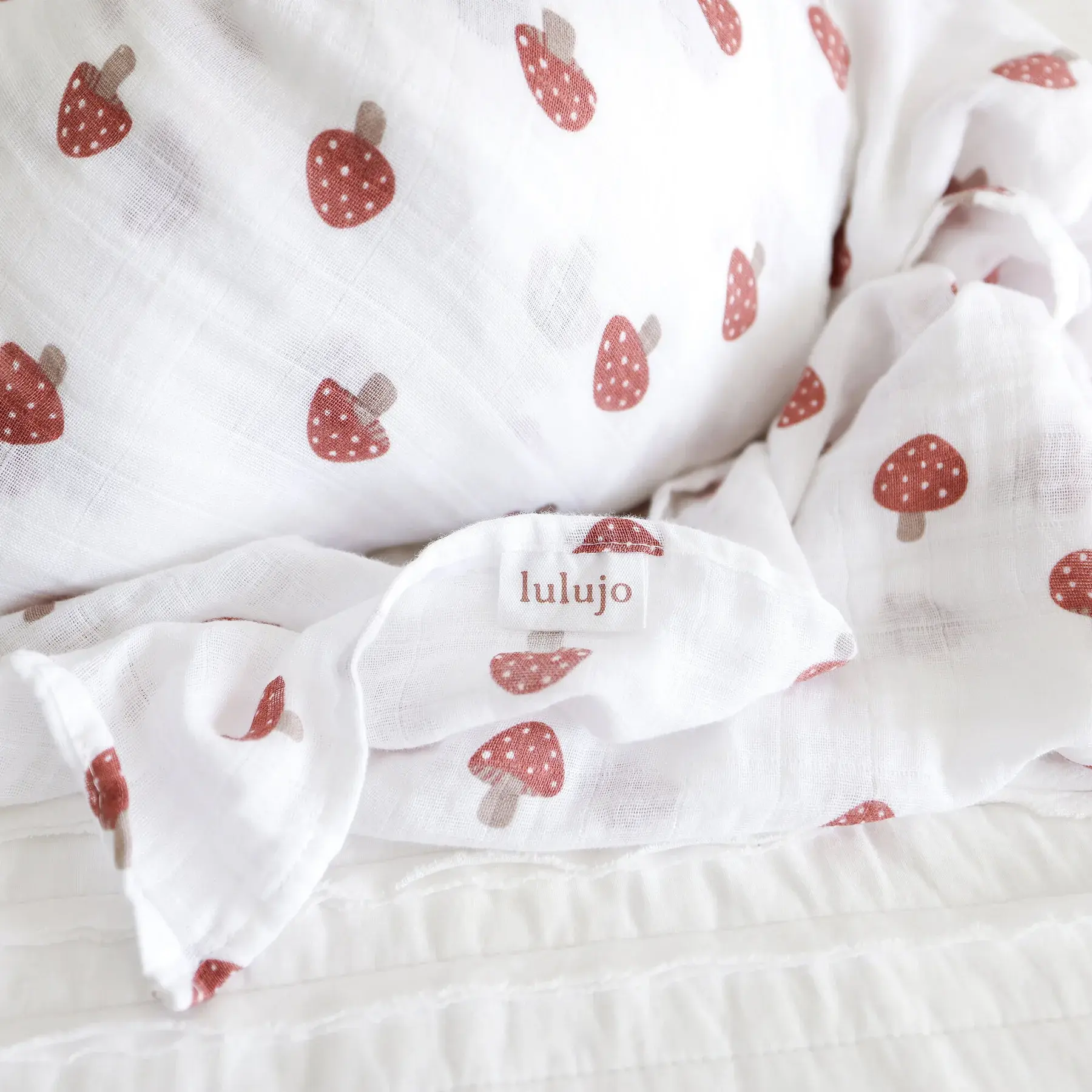 Lulujo Lulujo Muslin Swaddle Mushrooms 40" x 40"