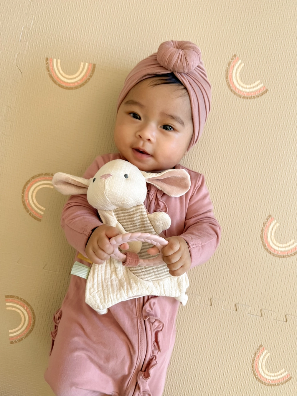 Itzy Ritzy Itzy Ritzy Bitzy Crinkle Sensory/Teether Bunny