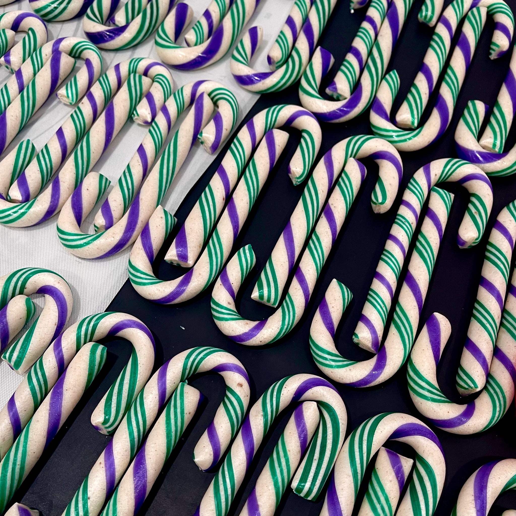 Volio's Confections Volio's Handmade Large Candy Cane Vanilla Bean Chai