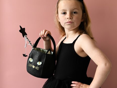 Halloween Trick-or-Treating Safety Tips for Families