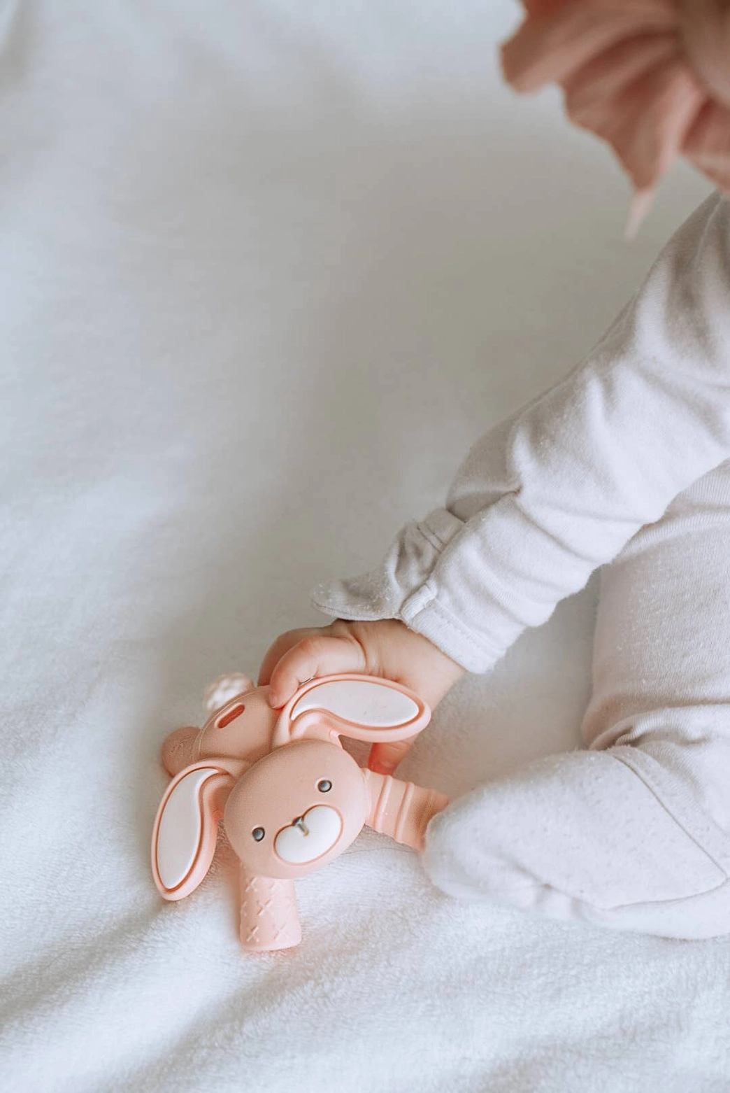 Itzy Ritzy Itzy Ritzy Teether Baby Molar Teether Bunny