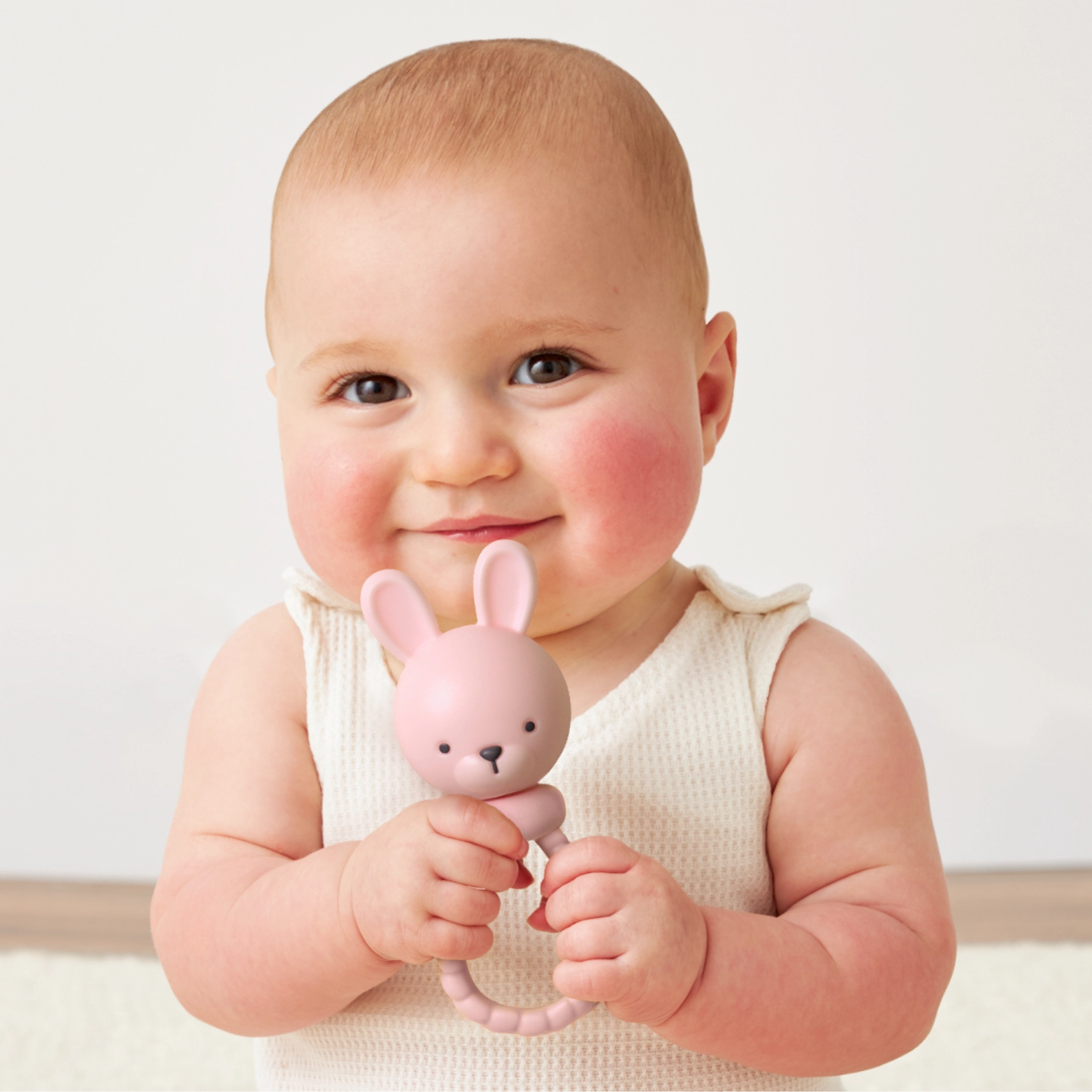 Itzy Ritzy Itzy Ritzy Sweetie Rattle Pink Bunny 3M+