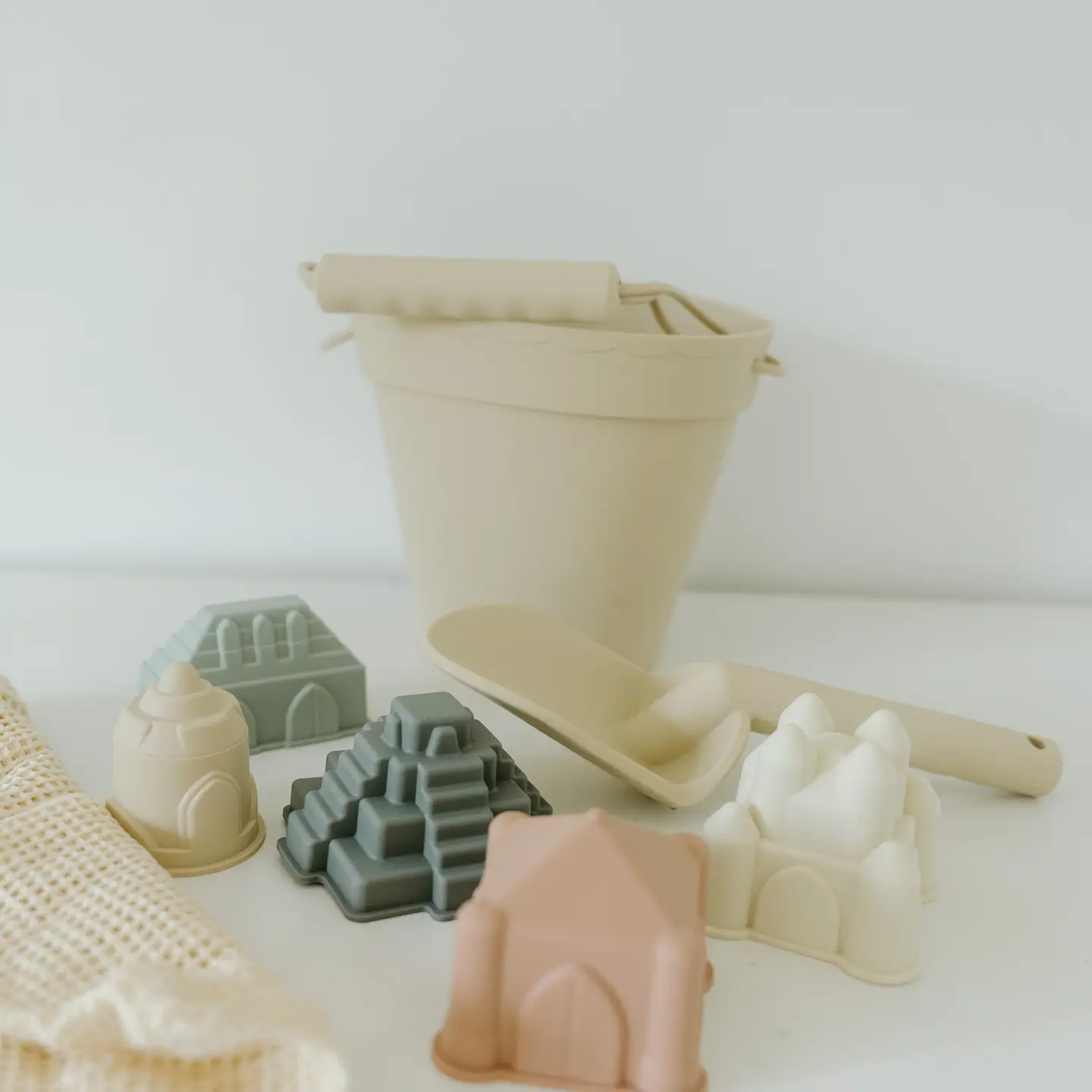 Peaks & Valleys Baby Peaks & Valleys Sand Beach Set with Castle Toys