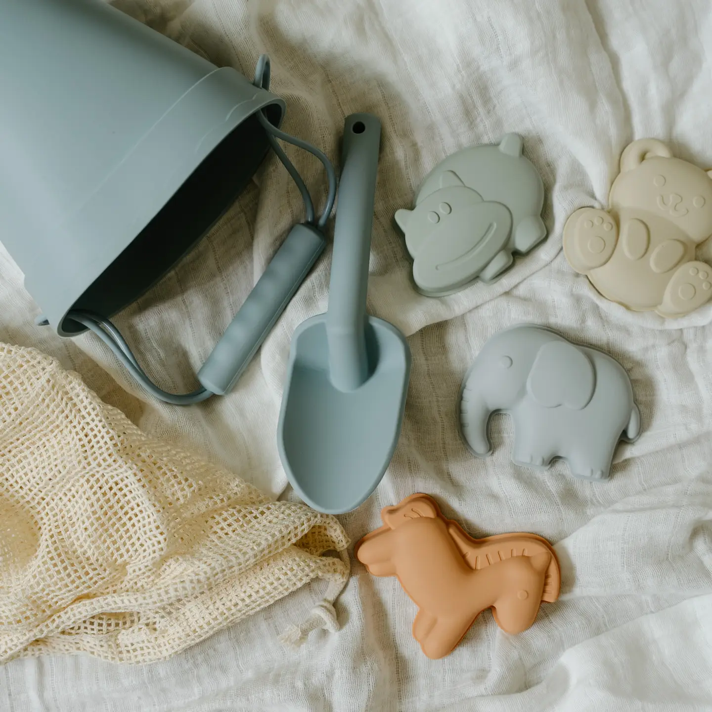 Peaks & Valleys Baby Peaks & Valleys Bucket with Animal Characters Storm Blue