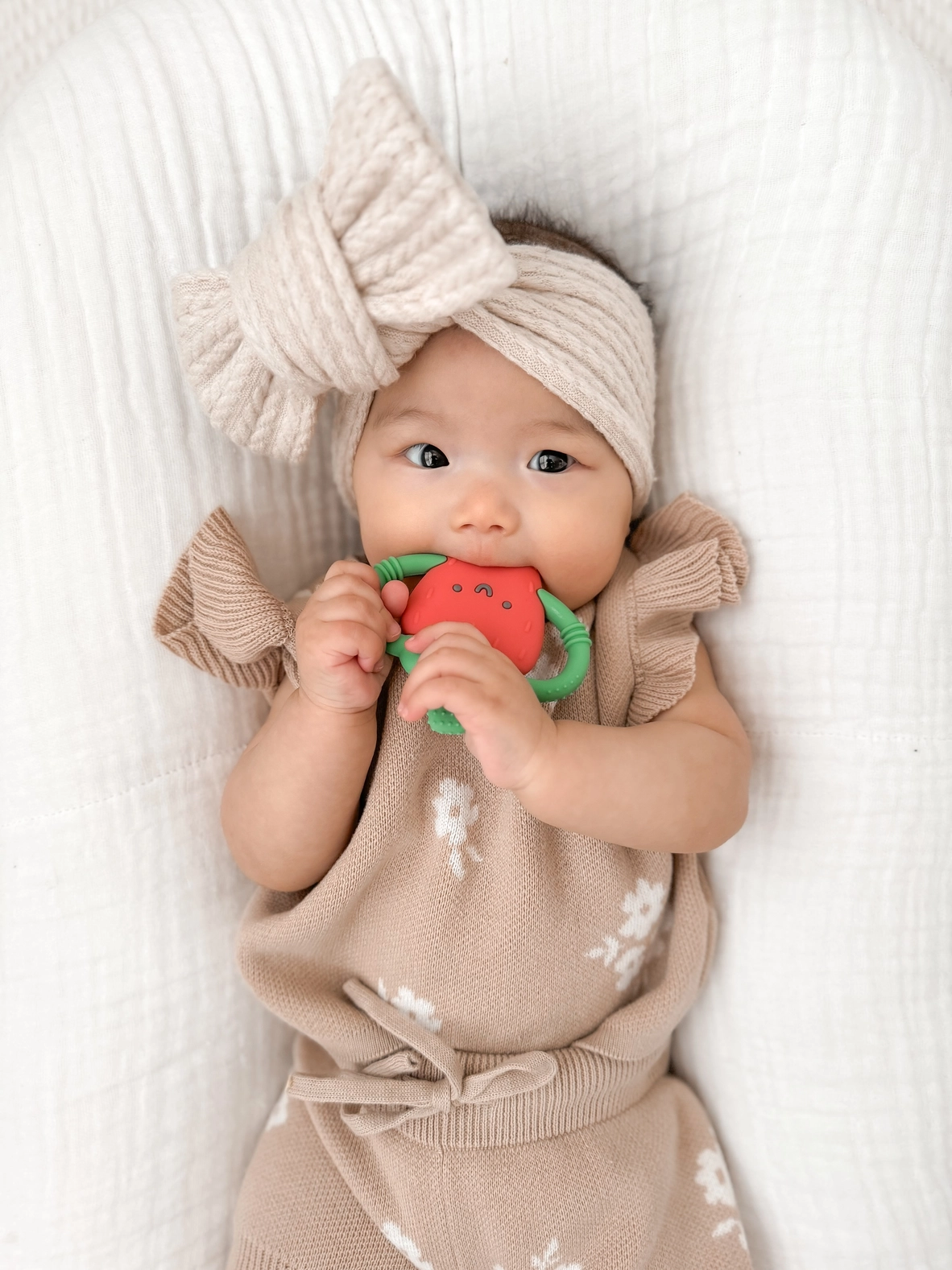 Itzy Ritzy Itzy Ritzy Chew Crew Strawberry