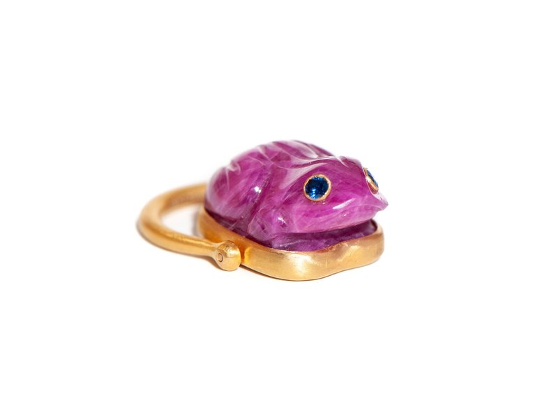 MUNNU THE GEM PALACE RUBY FROG RING WITH SAPPHIRE EYES