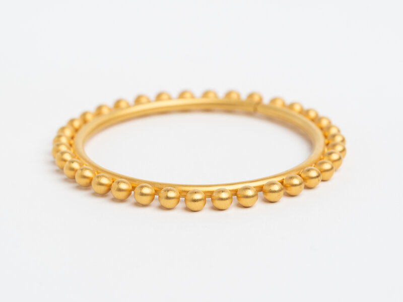 MARIE HÉLÈNE DE TAILLAC GOLD ROUND SPHERE BANGLE