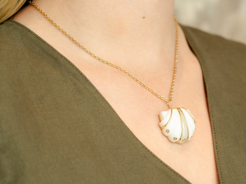 BRENT NEALE MINI CARVED SHELL NECKLACE