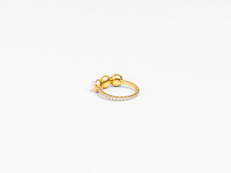 IRENE NEUWIRTH PAVÉ HALO THREE PEARL RING