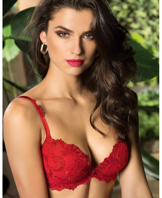 RIOS - Cosmetics, Skin & Personal Care, Lingerie on X: #Elegance, #style, # comfort all in one ! Amrij Shape And Beauty 58N Bra is a star of the show  and a #must