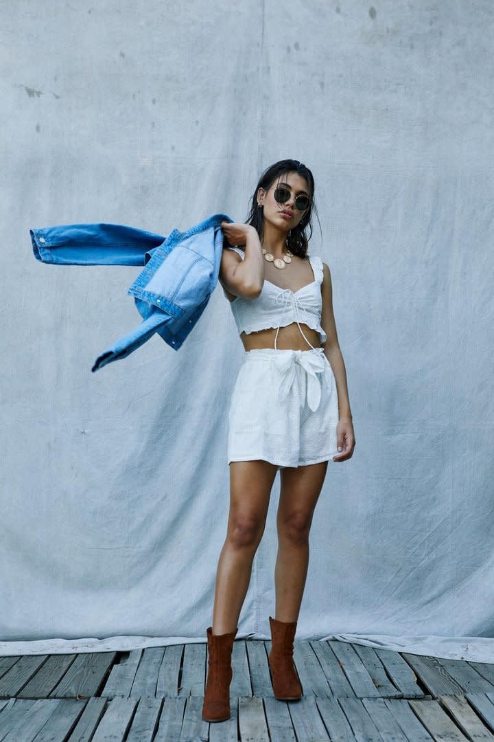 4SI3NNA 4SI3NNA BLAIR PAPERBAG TIE WAIST EYELET SHORTS