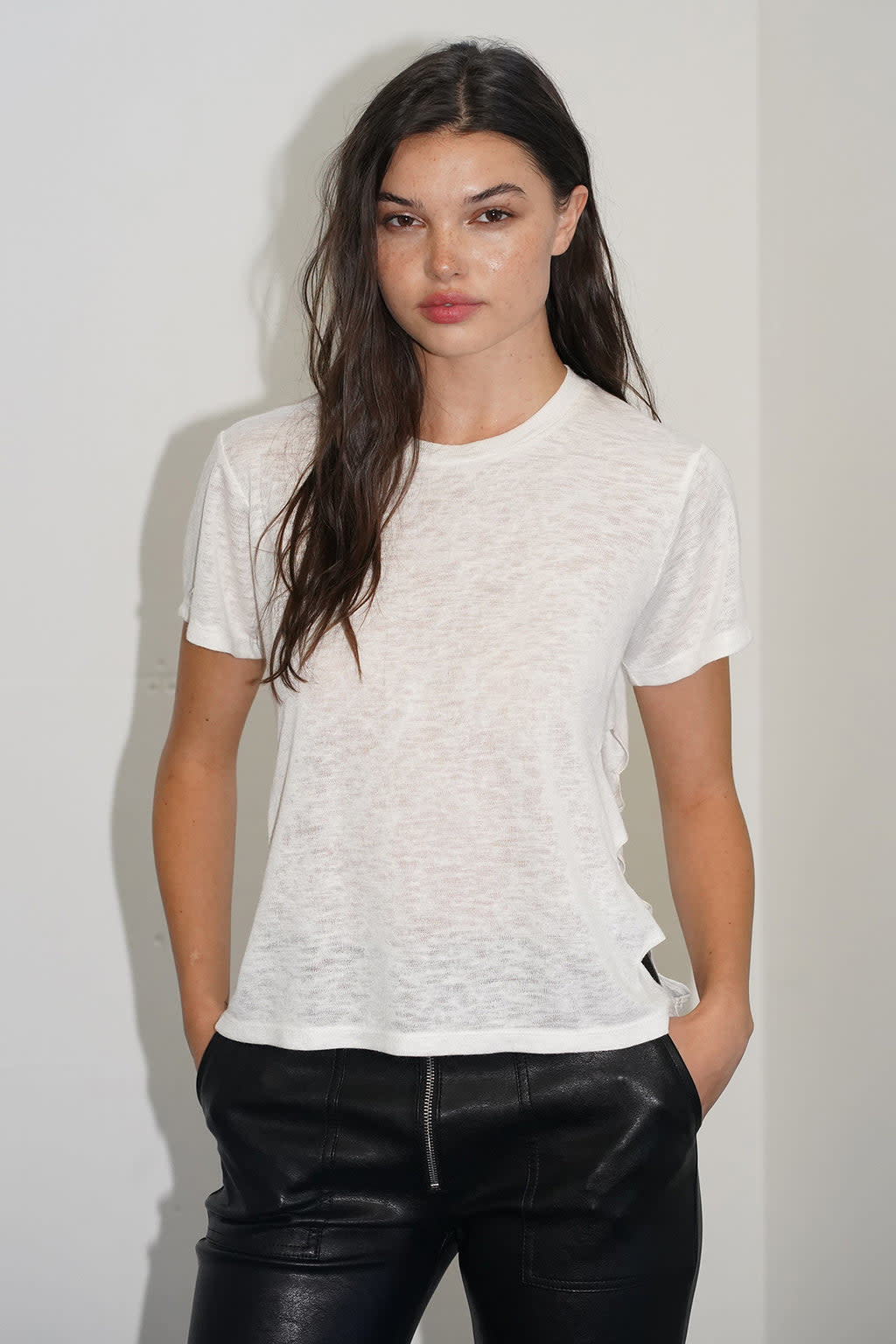 LNA LNA JAYDE SIDE CUT OUT TEE TOPS