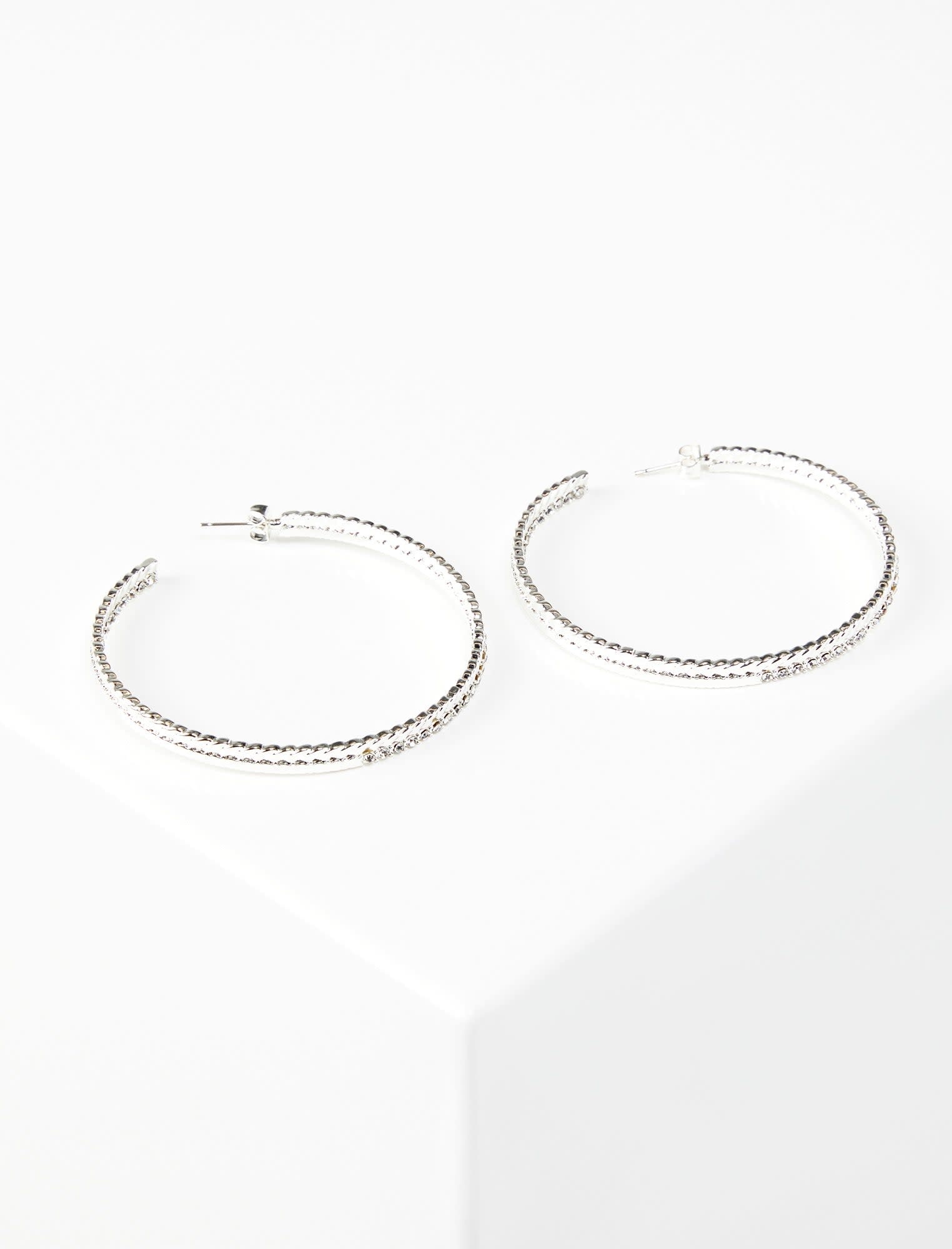 BCBGMAXAZRIA22 BCBGMAXAZRIA CRYSTAL HOOP  EARRINGS