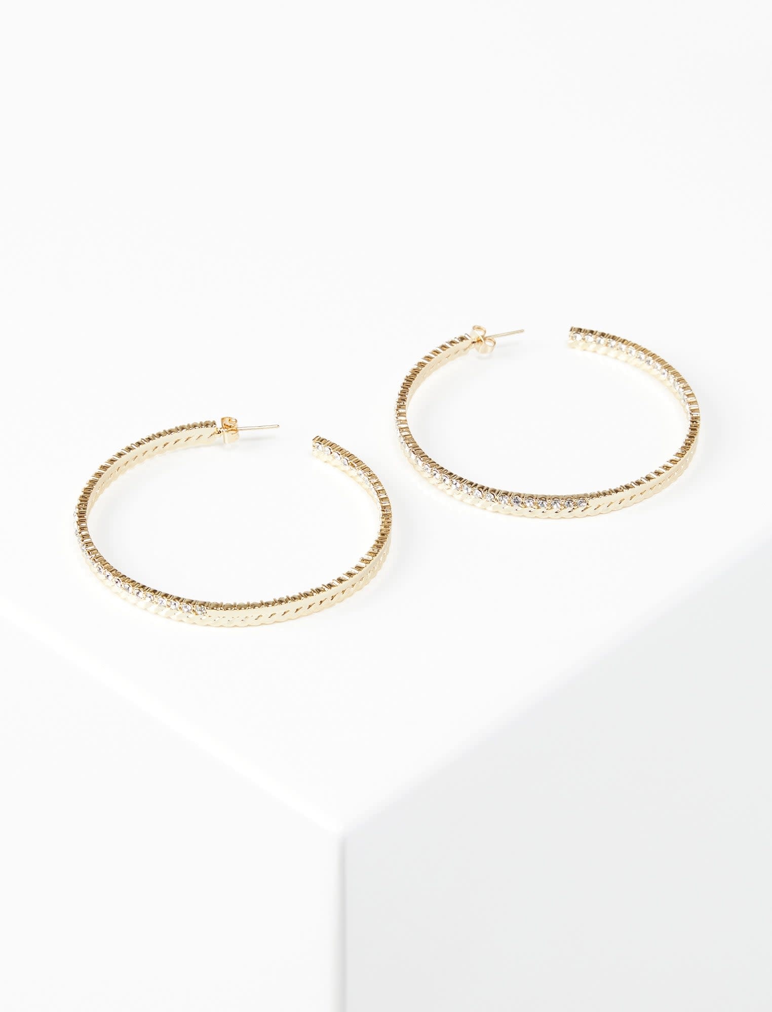 BCBGMAXAZRIA22 BCBGMAXAZRIA CRYSTAL HOOP  EARRINGS